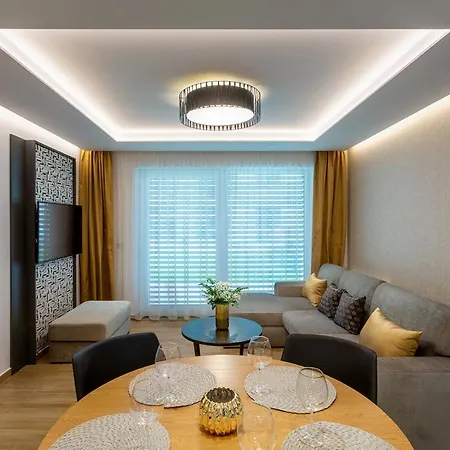 Royal Homes Apartments Apartman