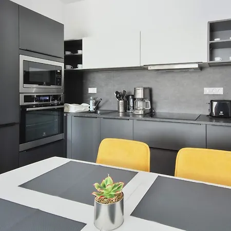 Royal Homes Apartments Apartman *